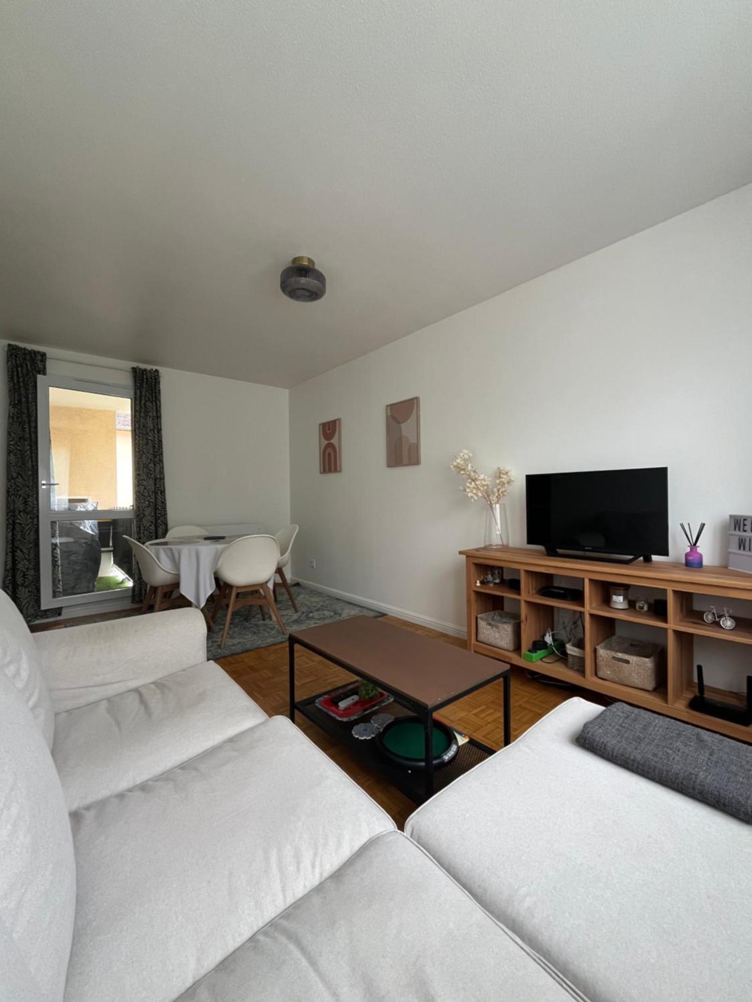 Appartement Cosy Et Confortable سان جيني لافال المظهر الخارجي الصورة
